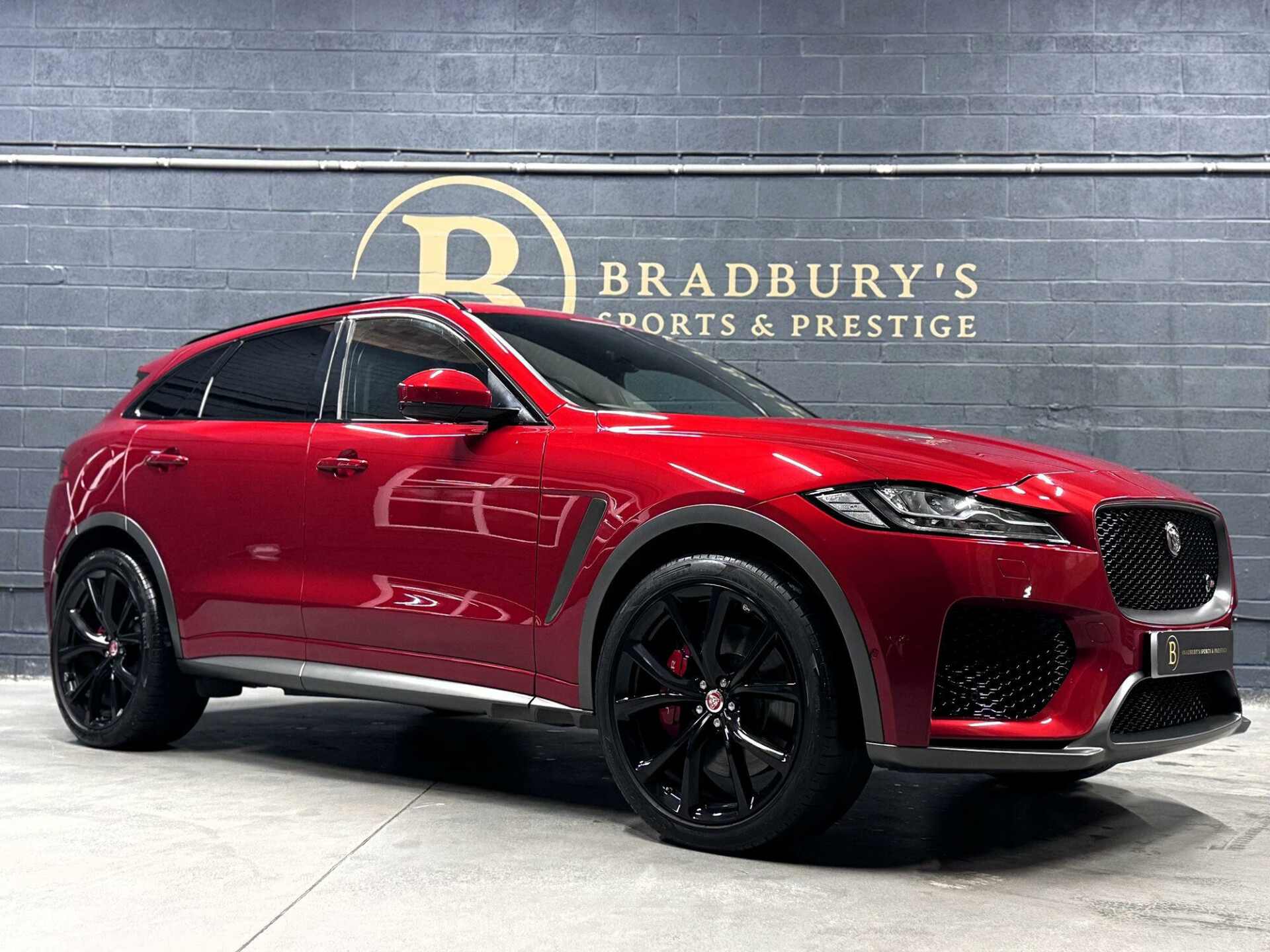 Jaguar F Pace