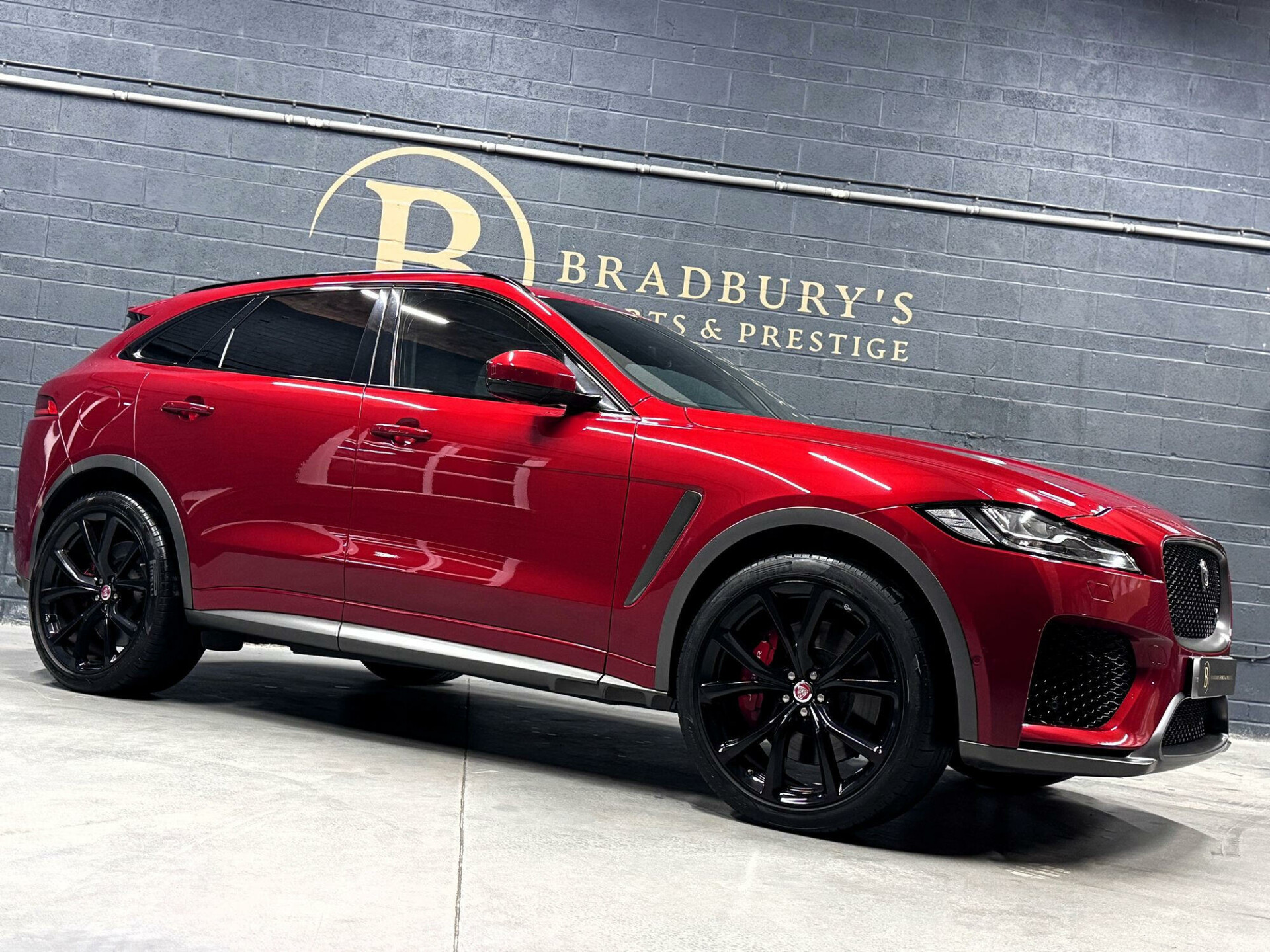 Jaguar F Pace