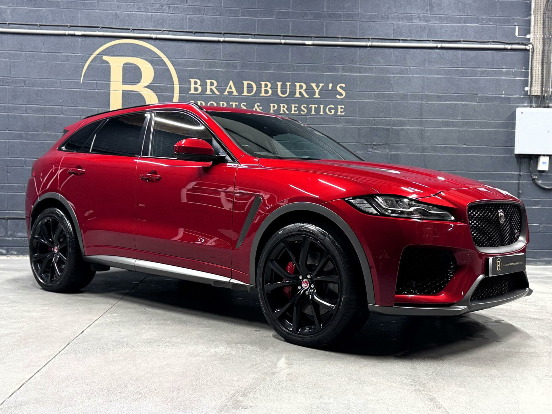 Jaguar F Pace