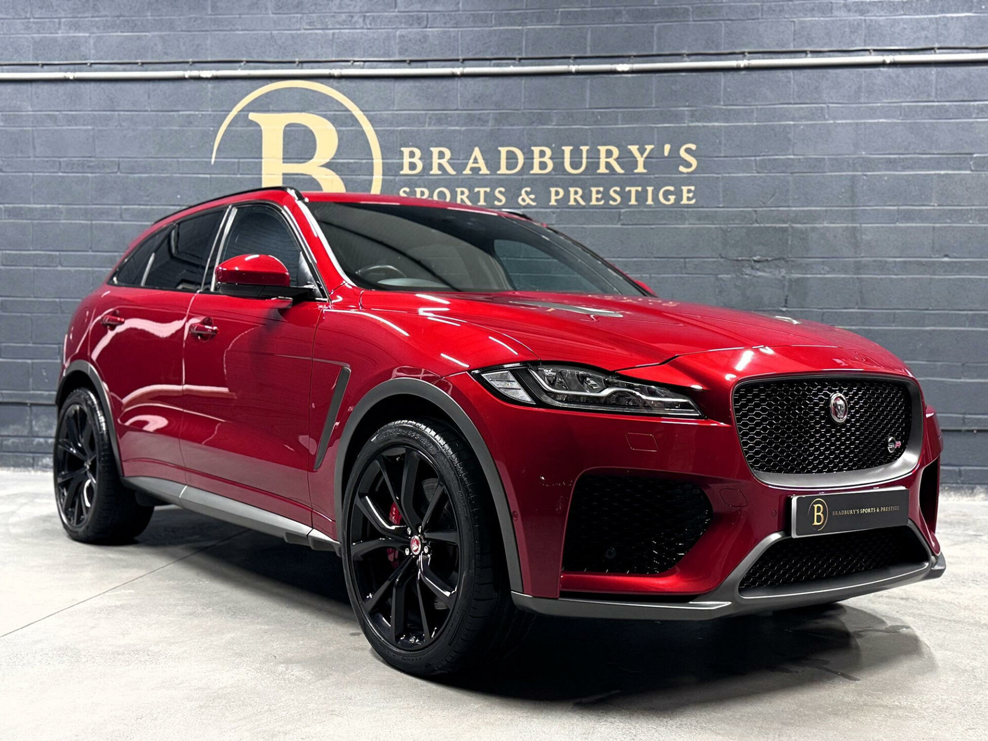 Jaguar F Pace