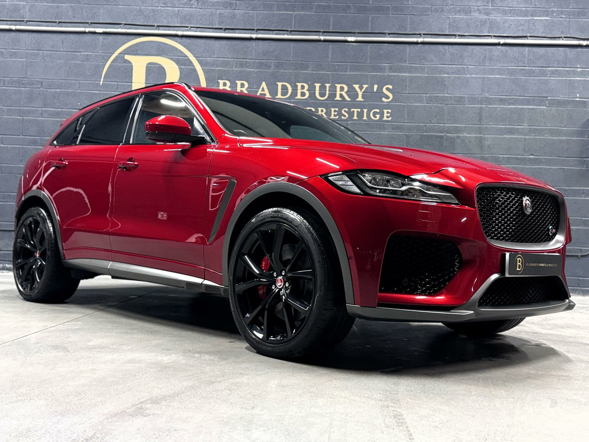Jaguar F Pace