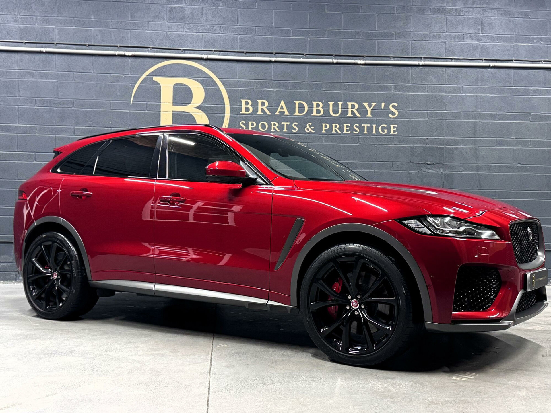 Jaguar F Pace