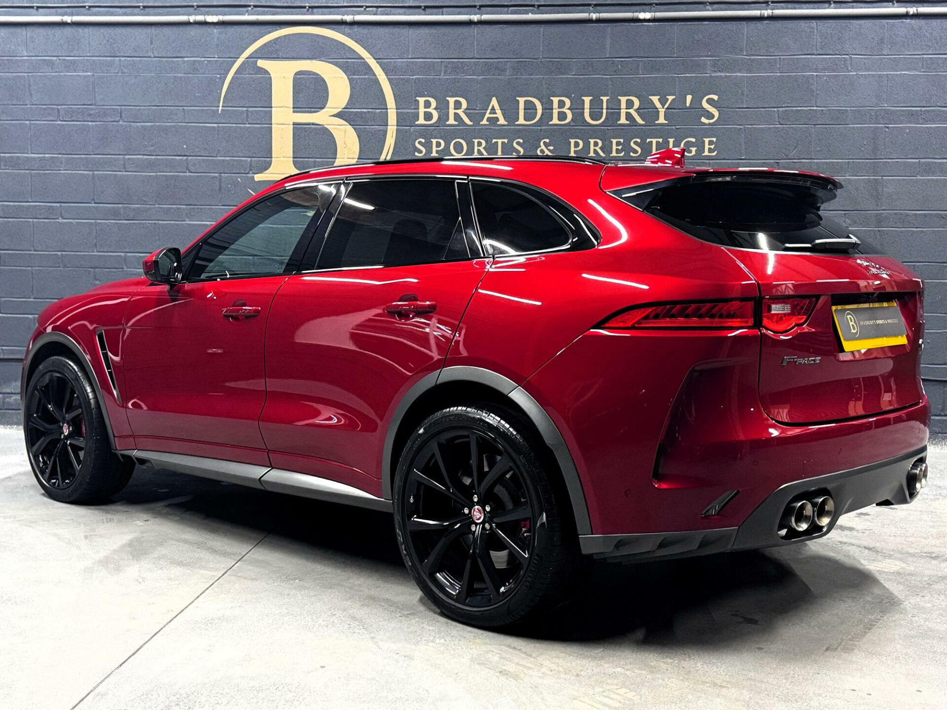 Jaguar F Pace