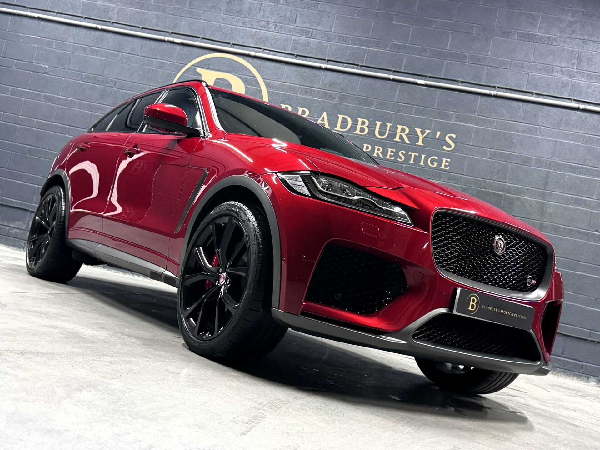 Jaguar F Pace