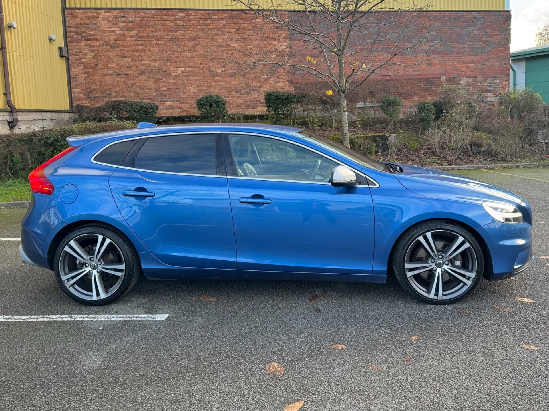 Volvo V40