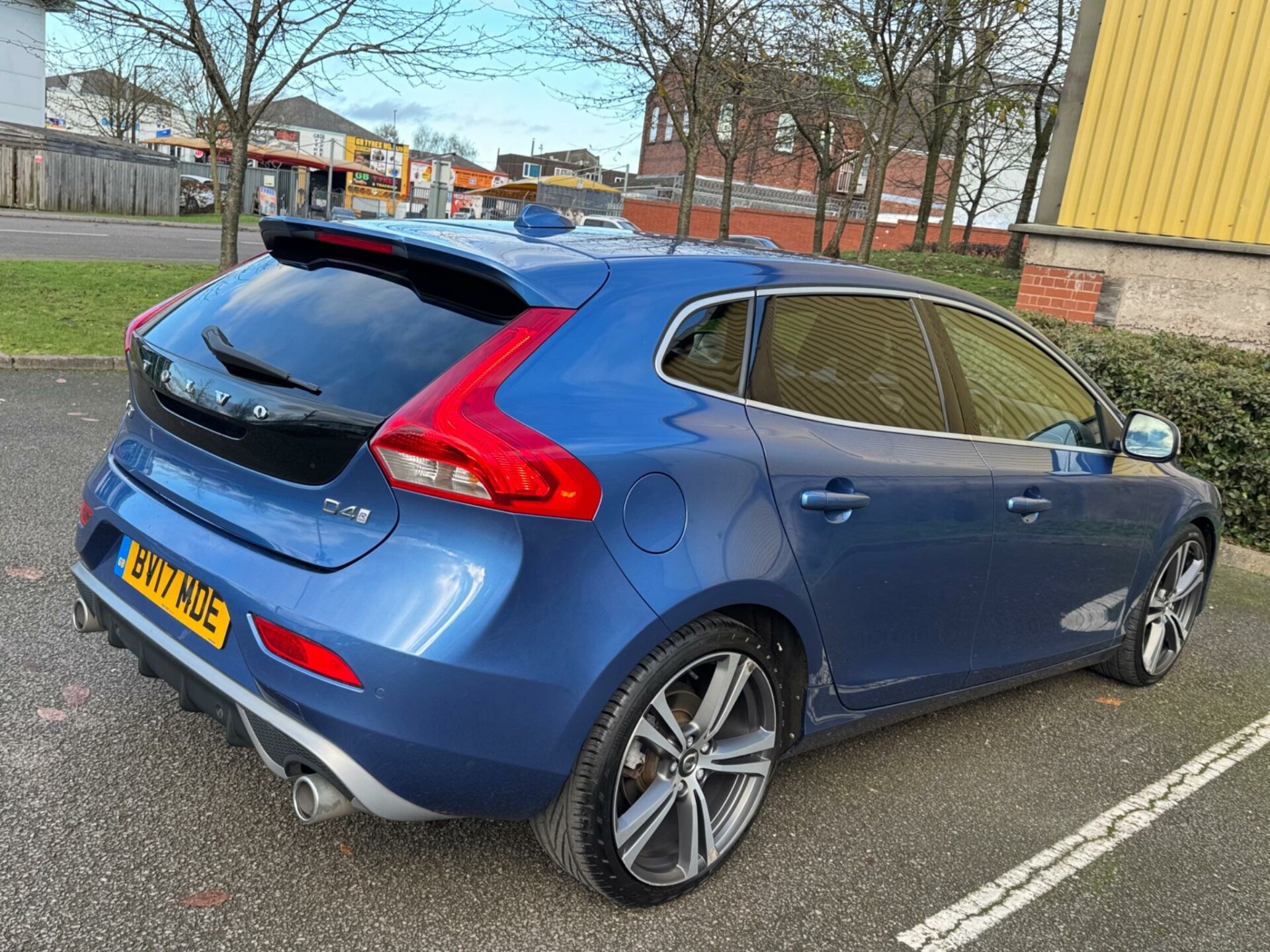 Volvo V40