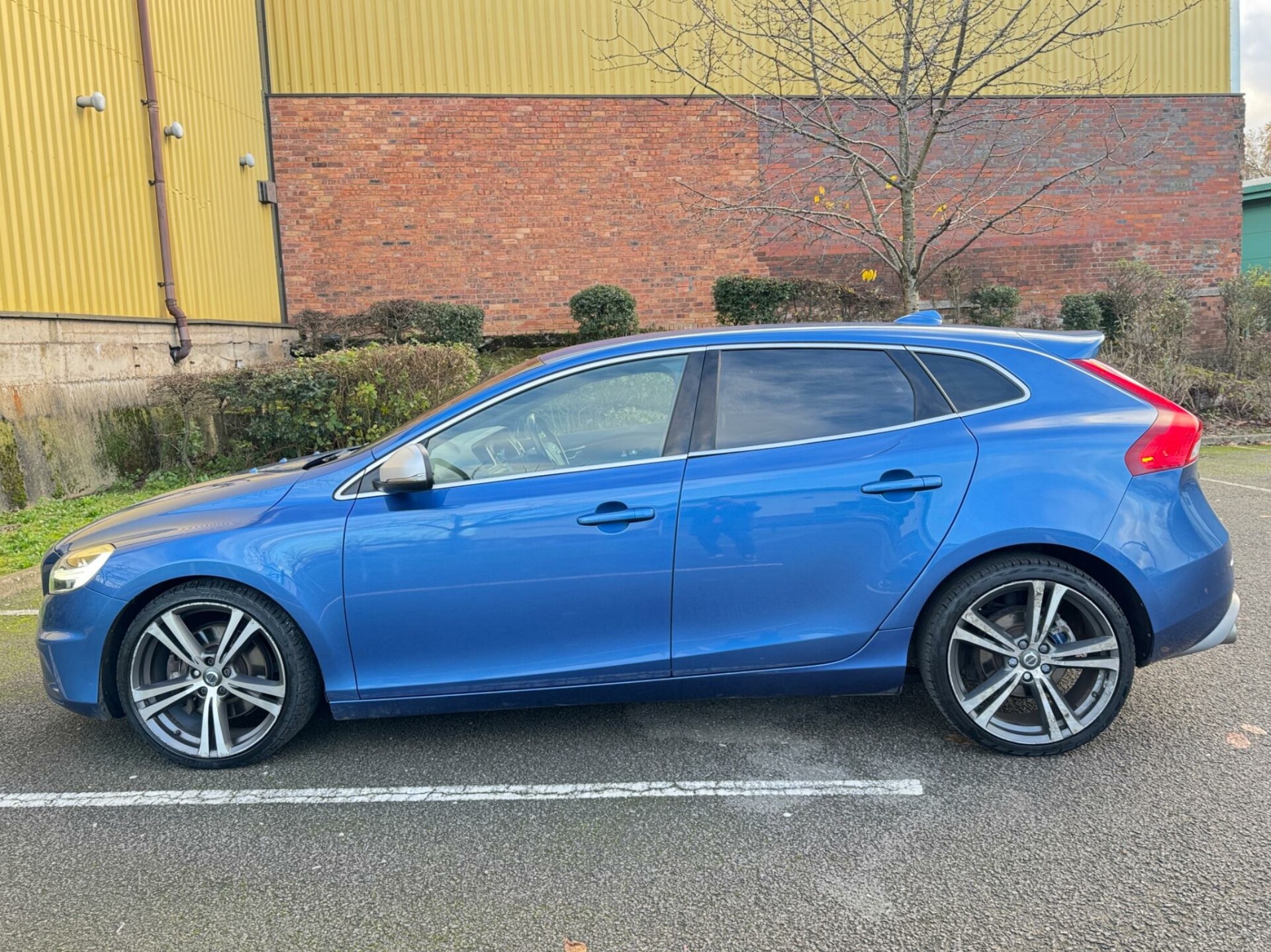 Volvo V40