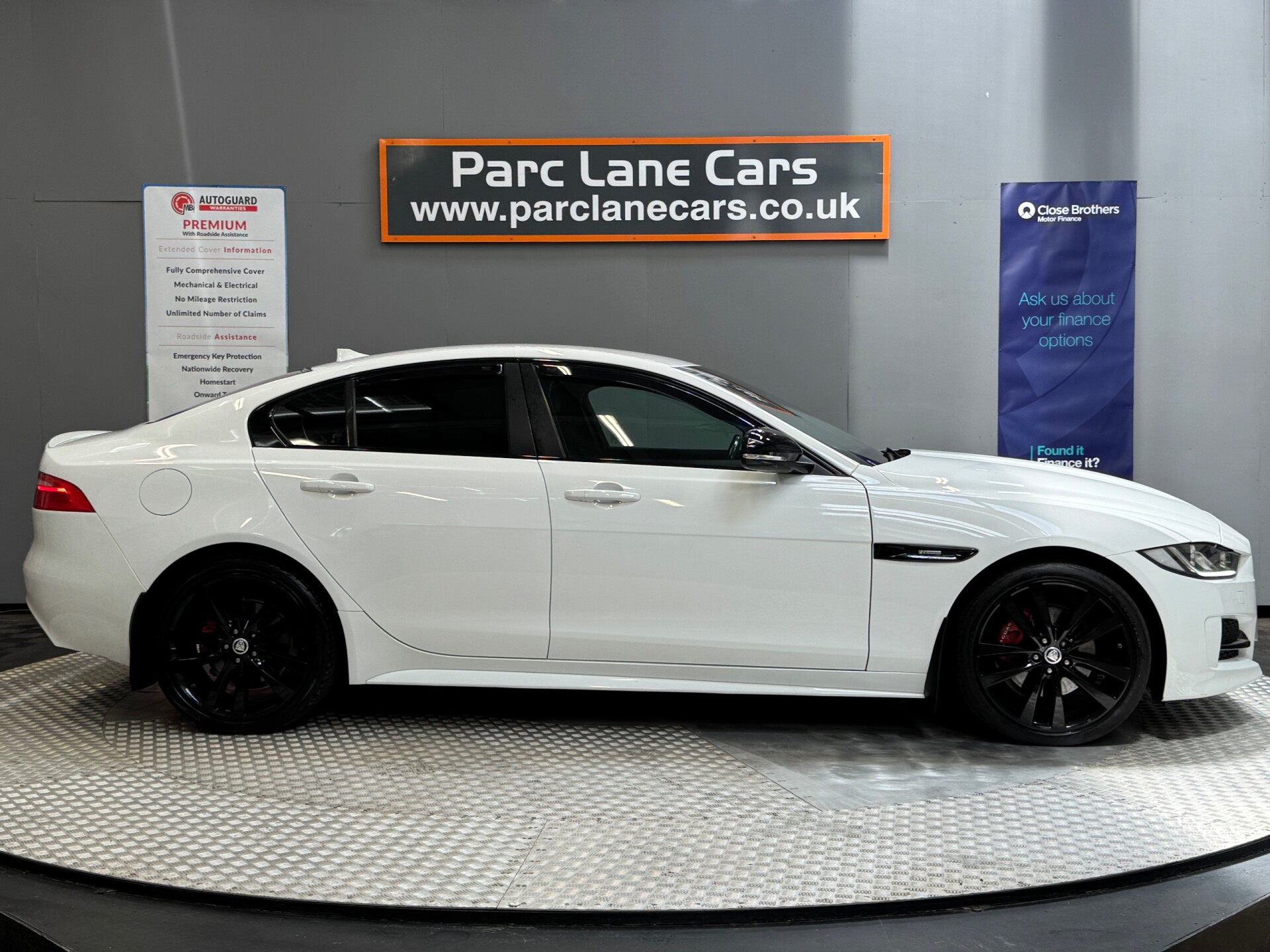 Jaguar XE