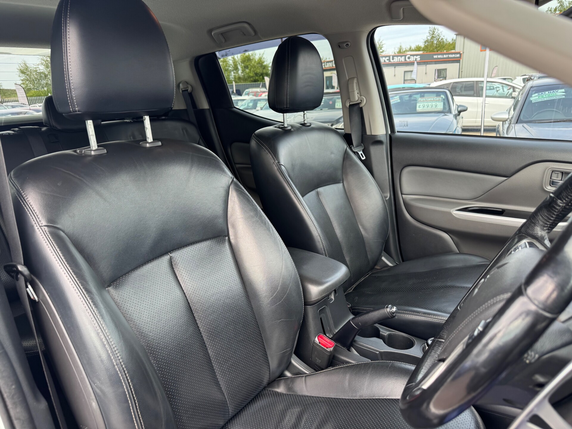 Mitsubishi L200