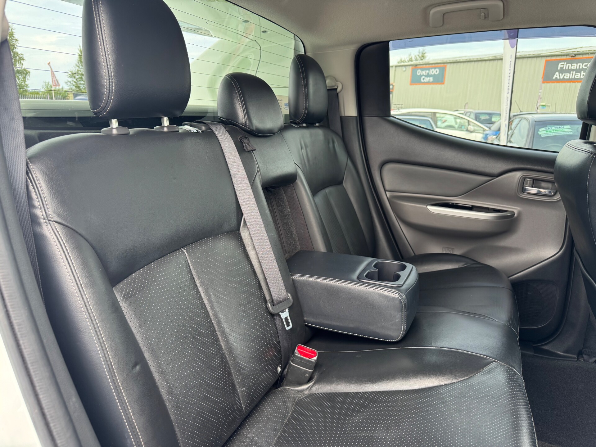 Mitsubishi L200