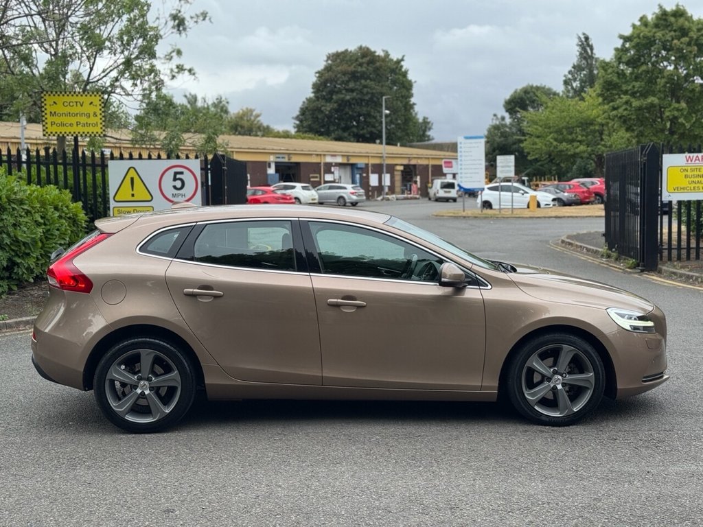 Volvo V40