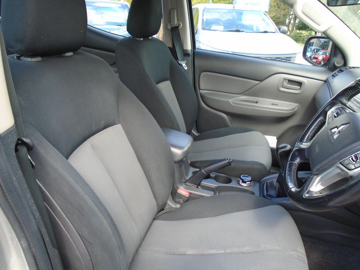 Mitsubishi L200