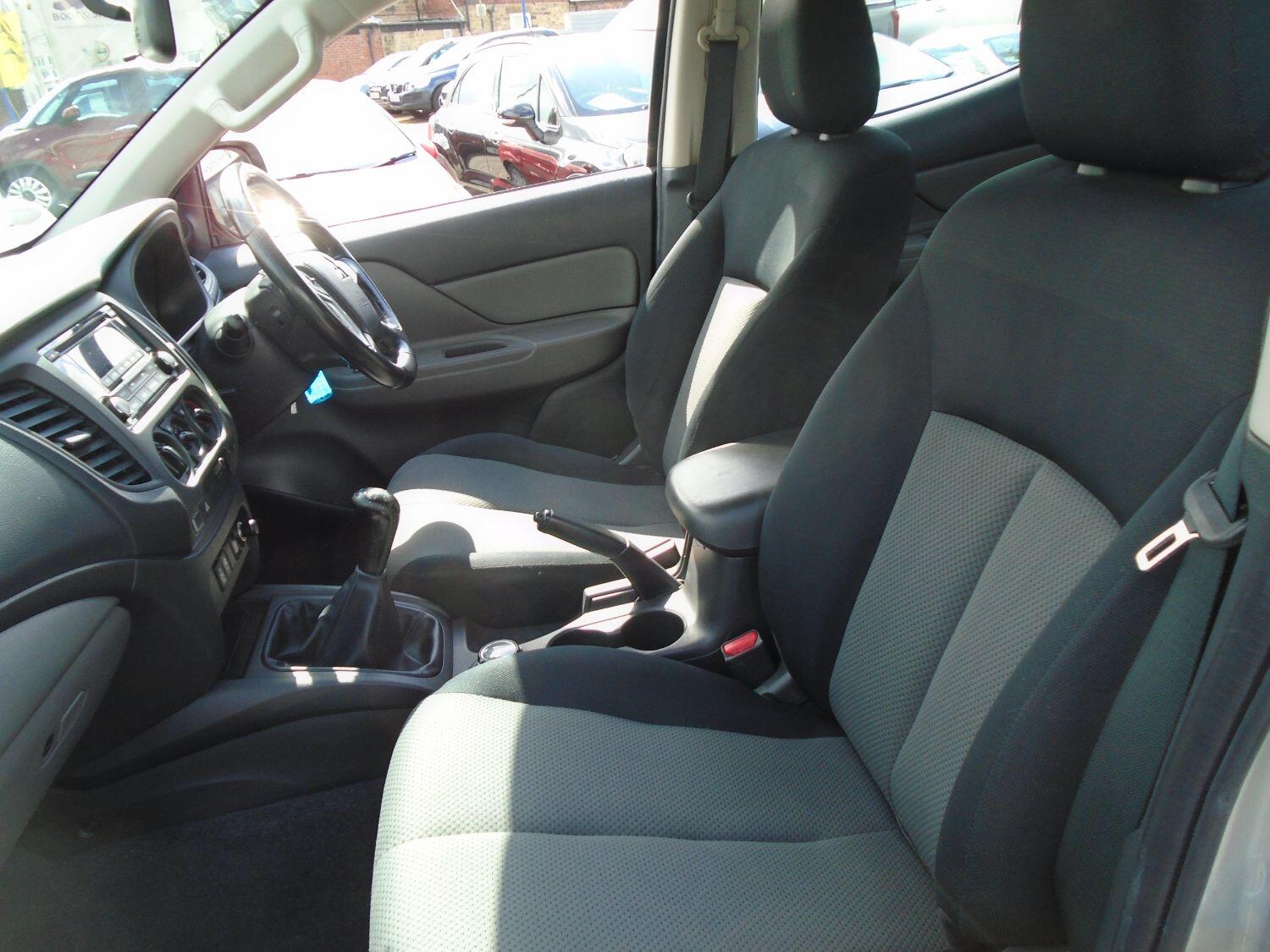 Mitsubishi L200