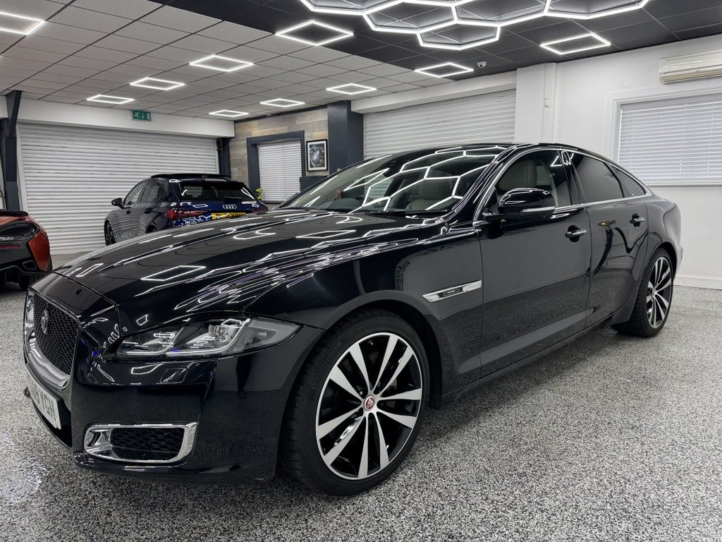 Jaguar XJ