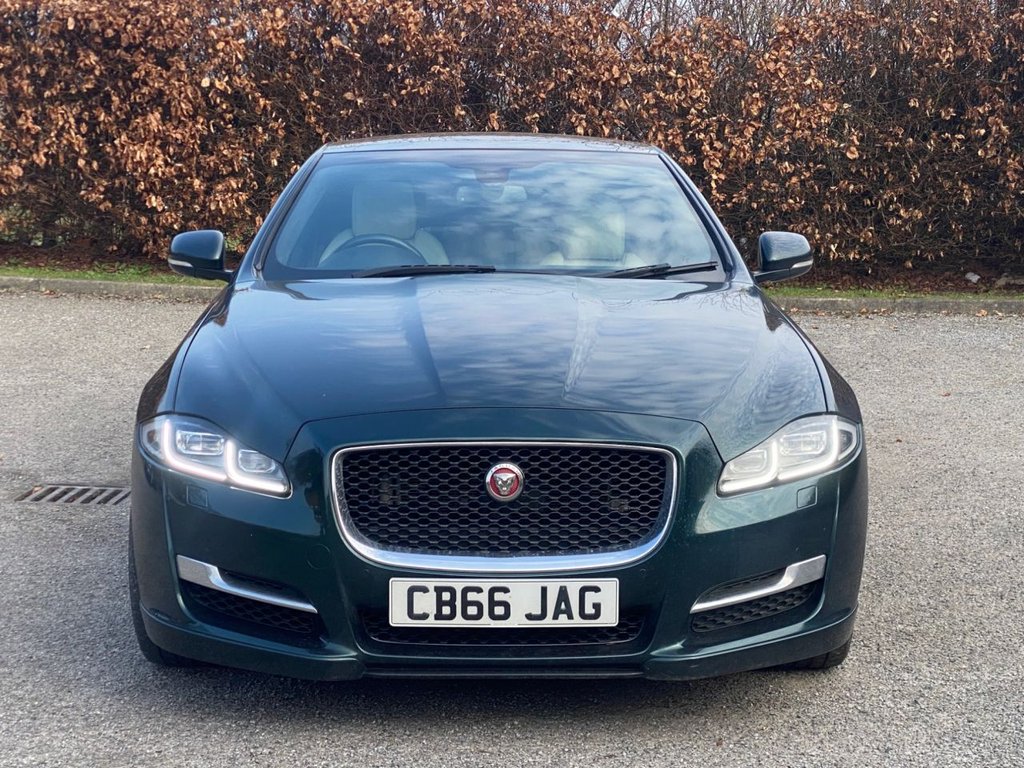 Jaguar XJ