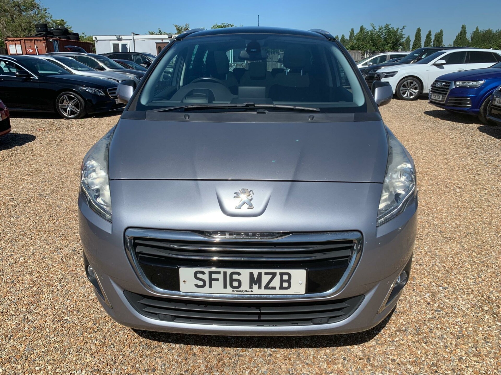 Peugeot 5008