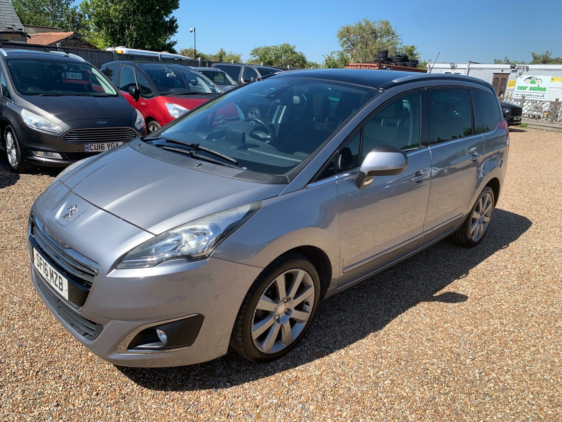 Peugeot 5008