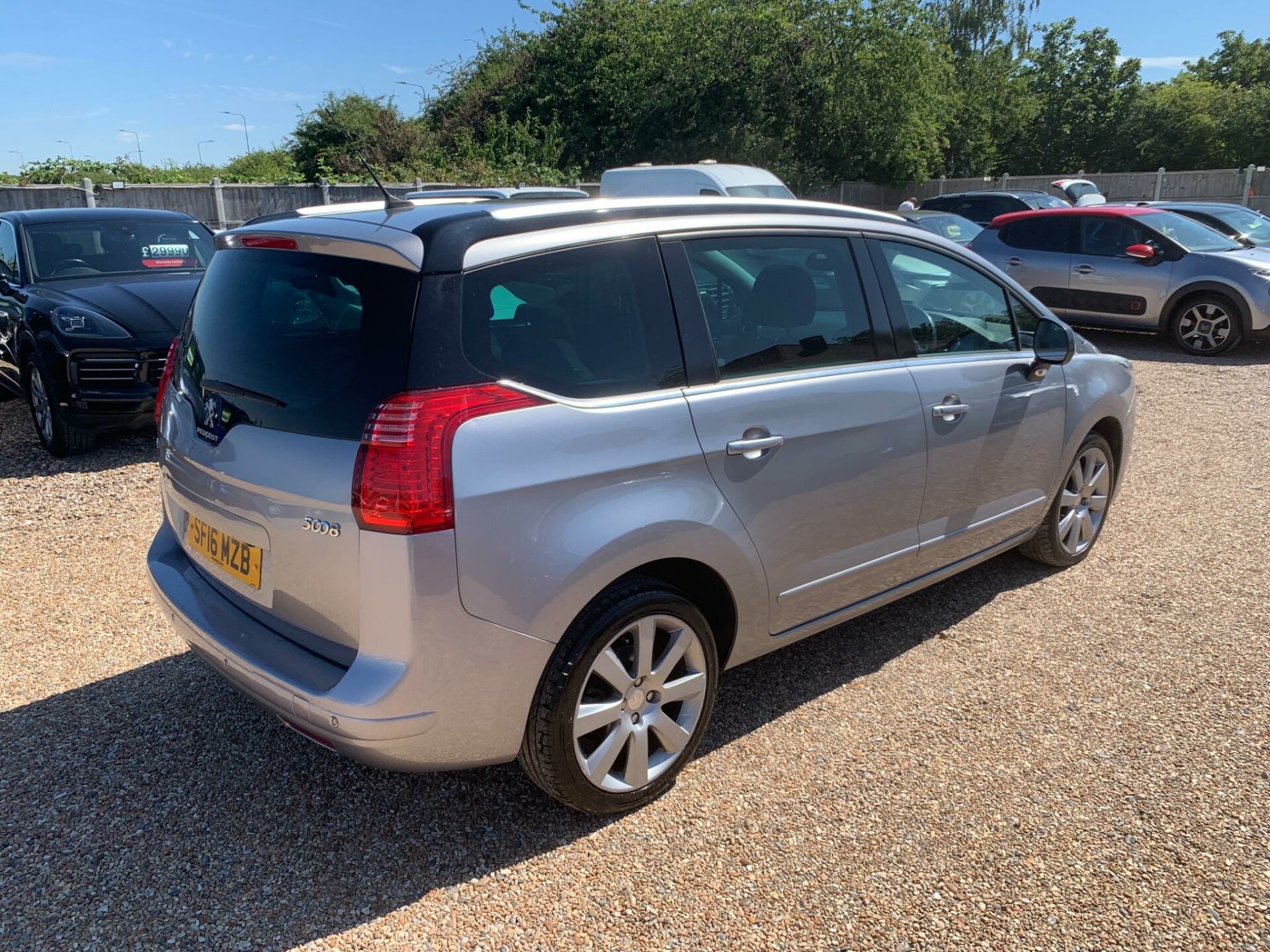 Peugeot 5008