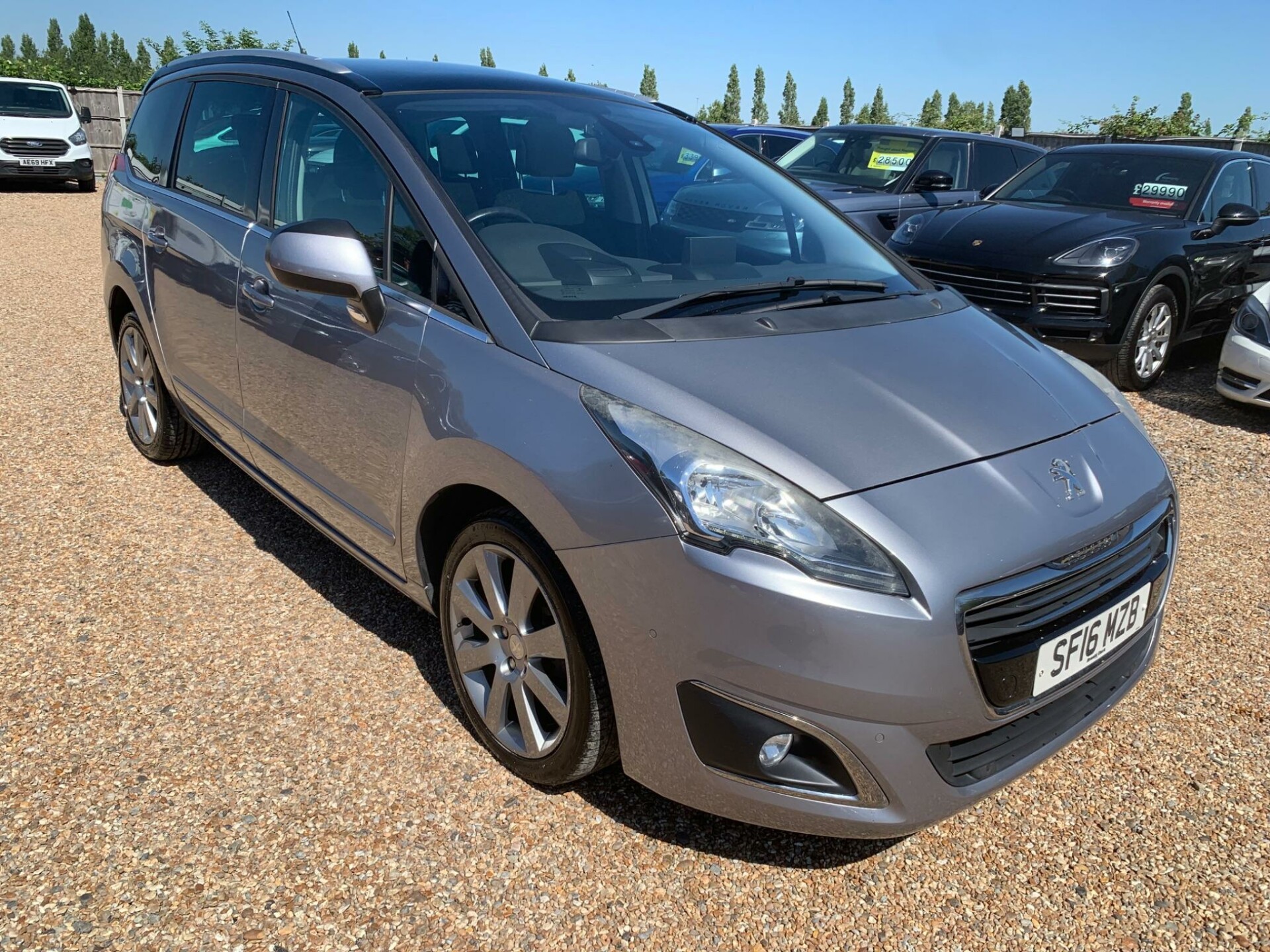 Peugeot 5008