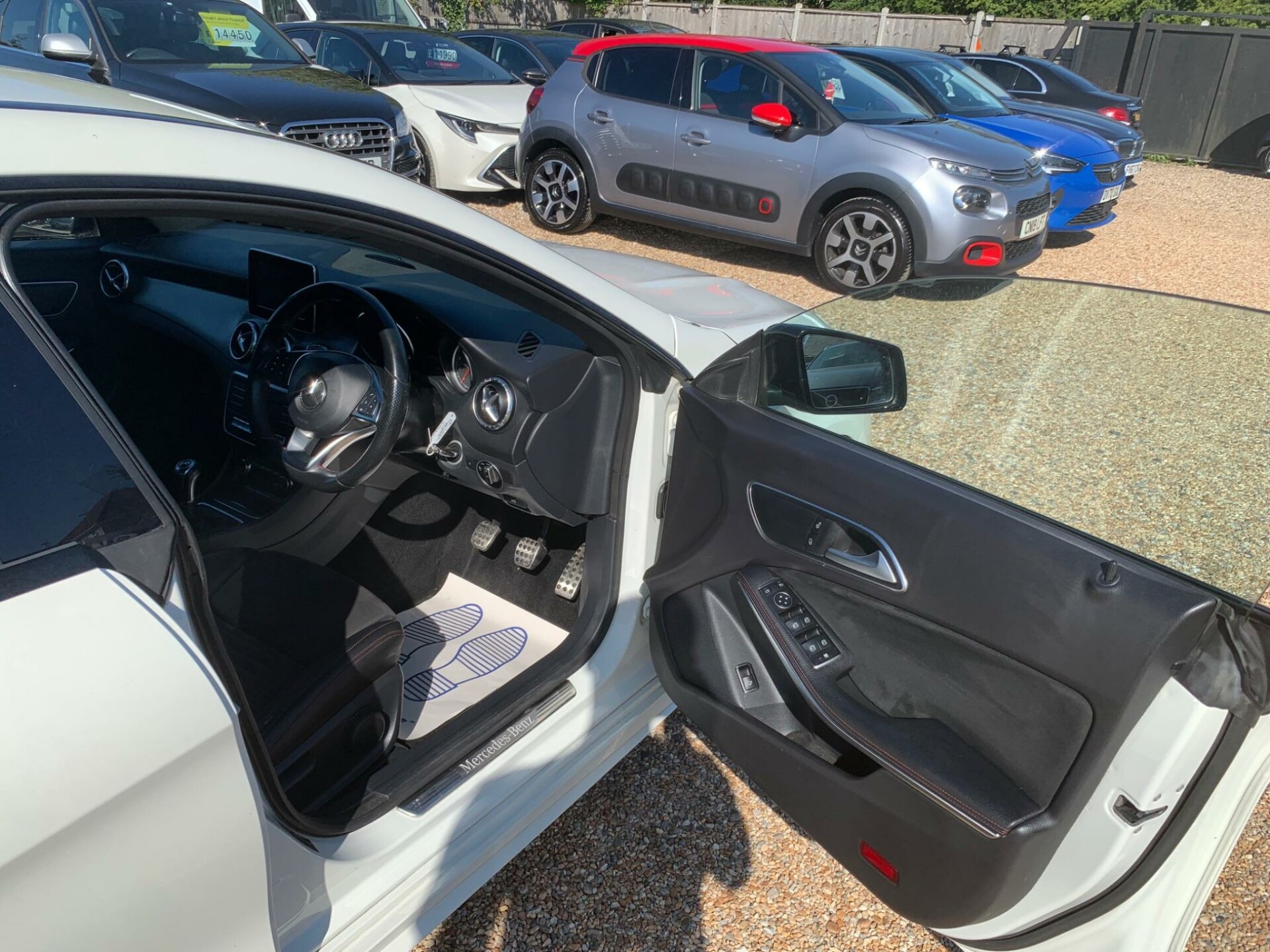 Mercedes Benz CLA