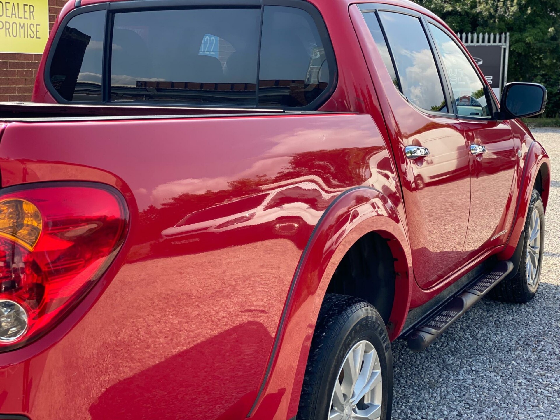 Mitsubishi L200