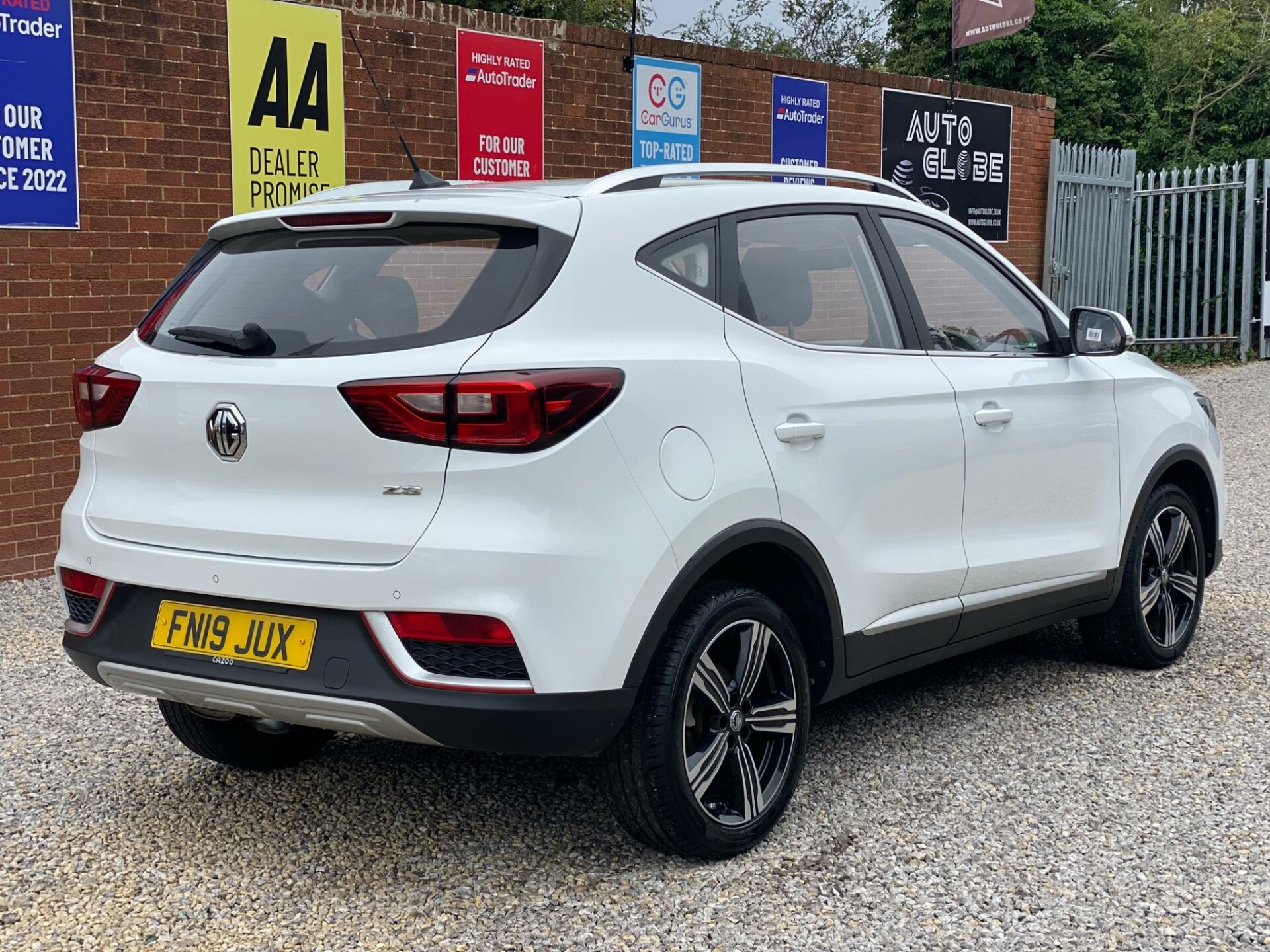 MG ZS