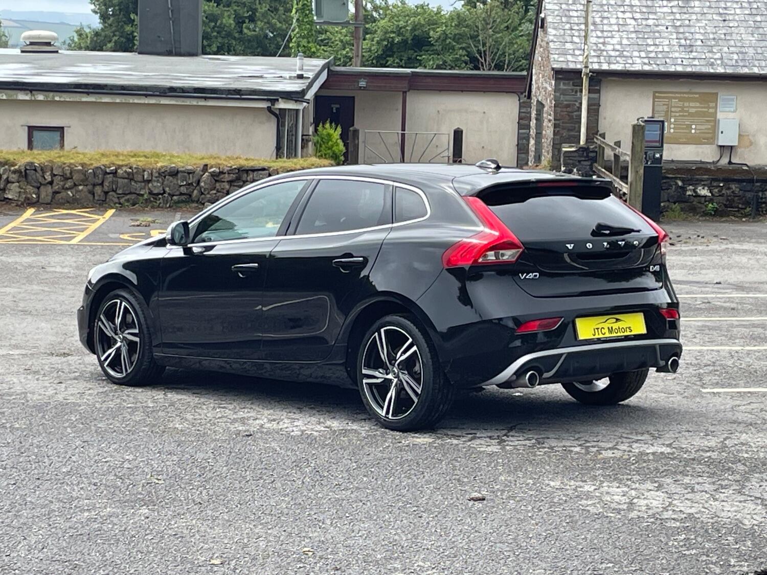 Volvo V40