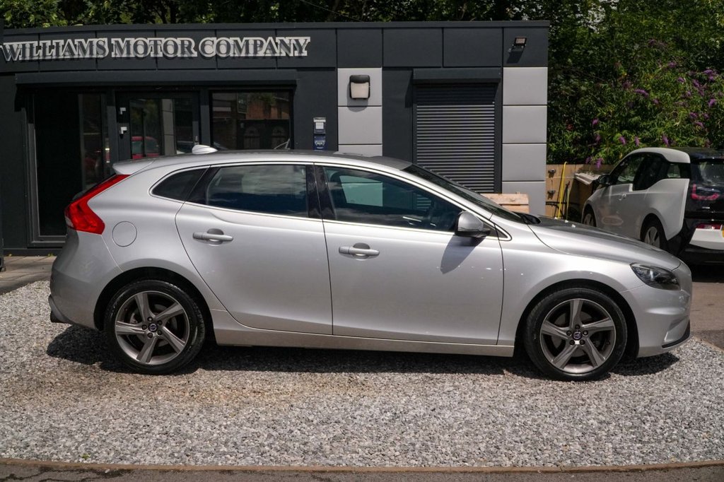 Volvo V40