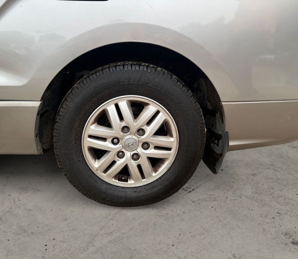 Hyundai i800