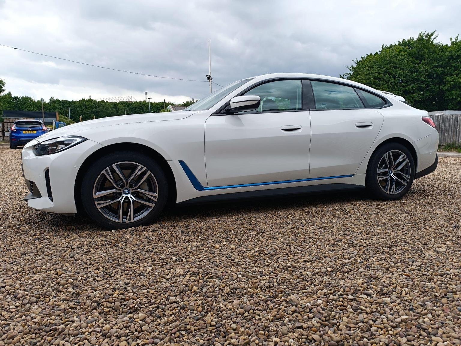 BMW i4