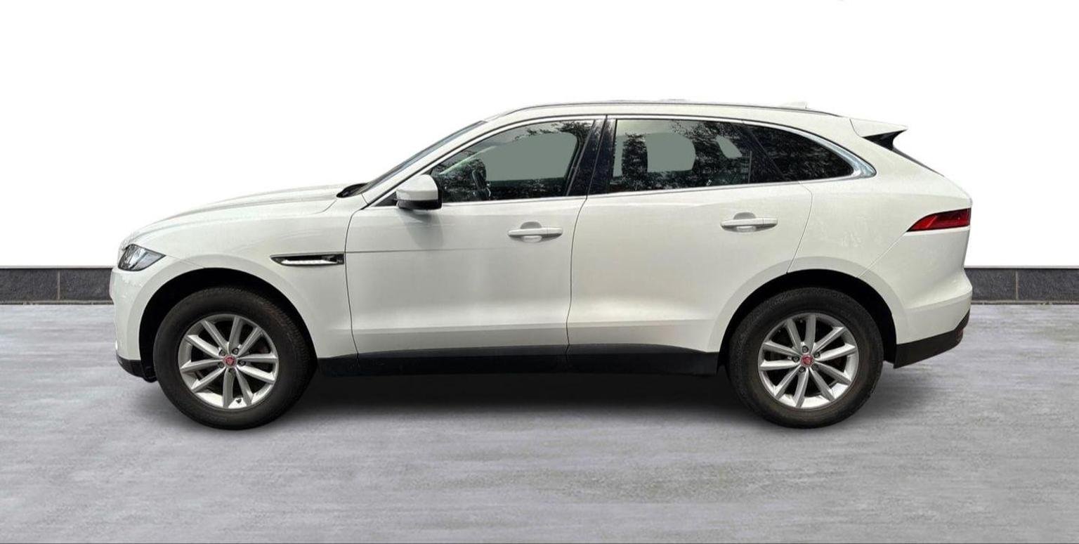 Jaguar F Pace
