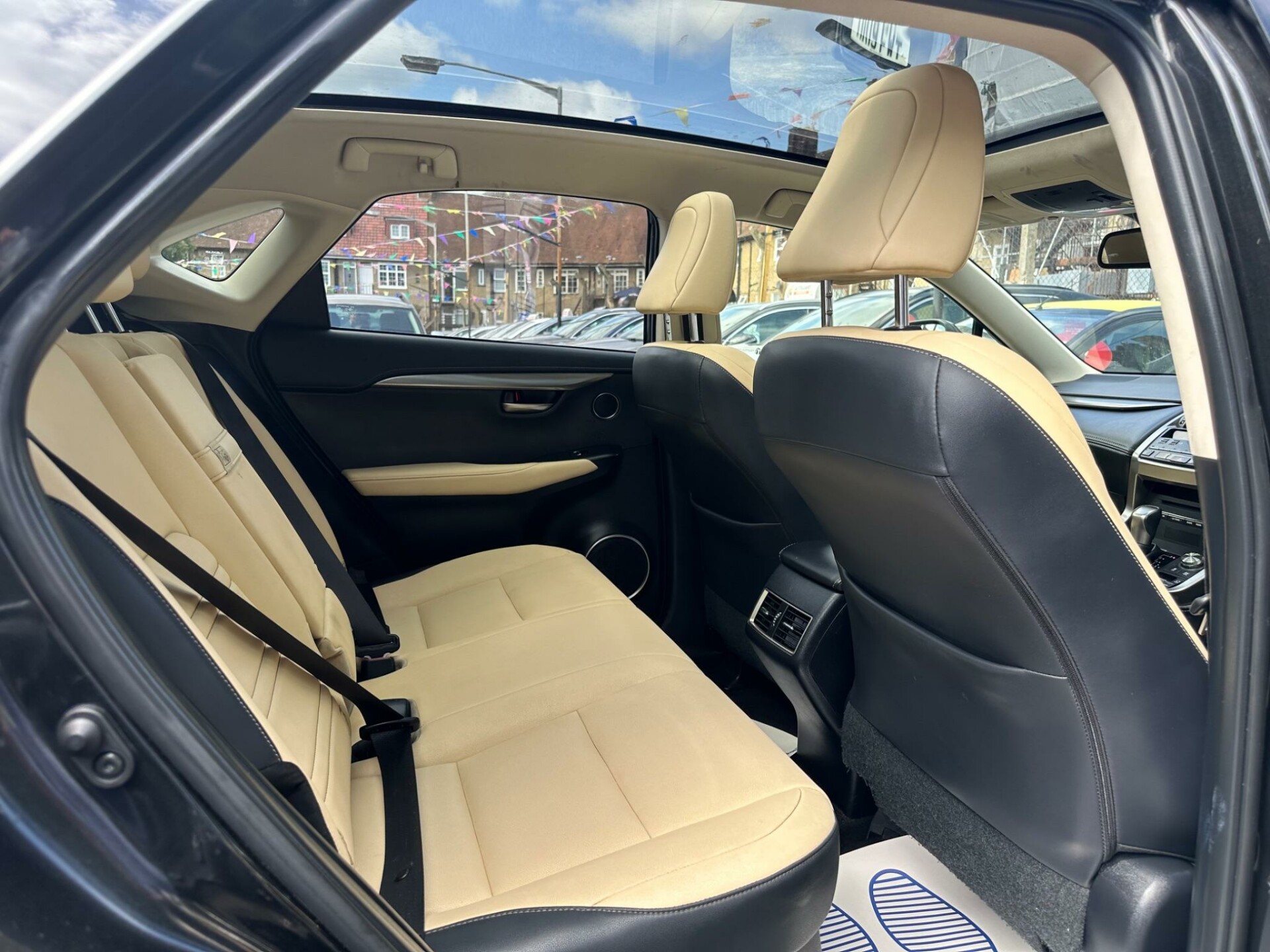 Lexus NX 300h