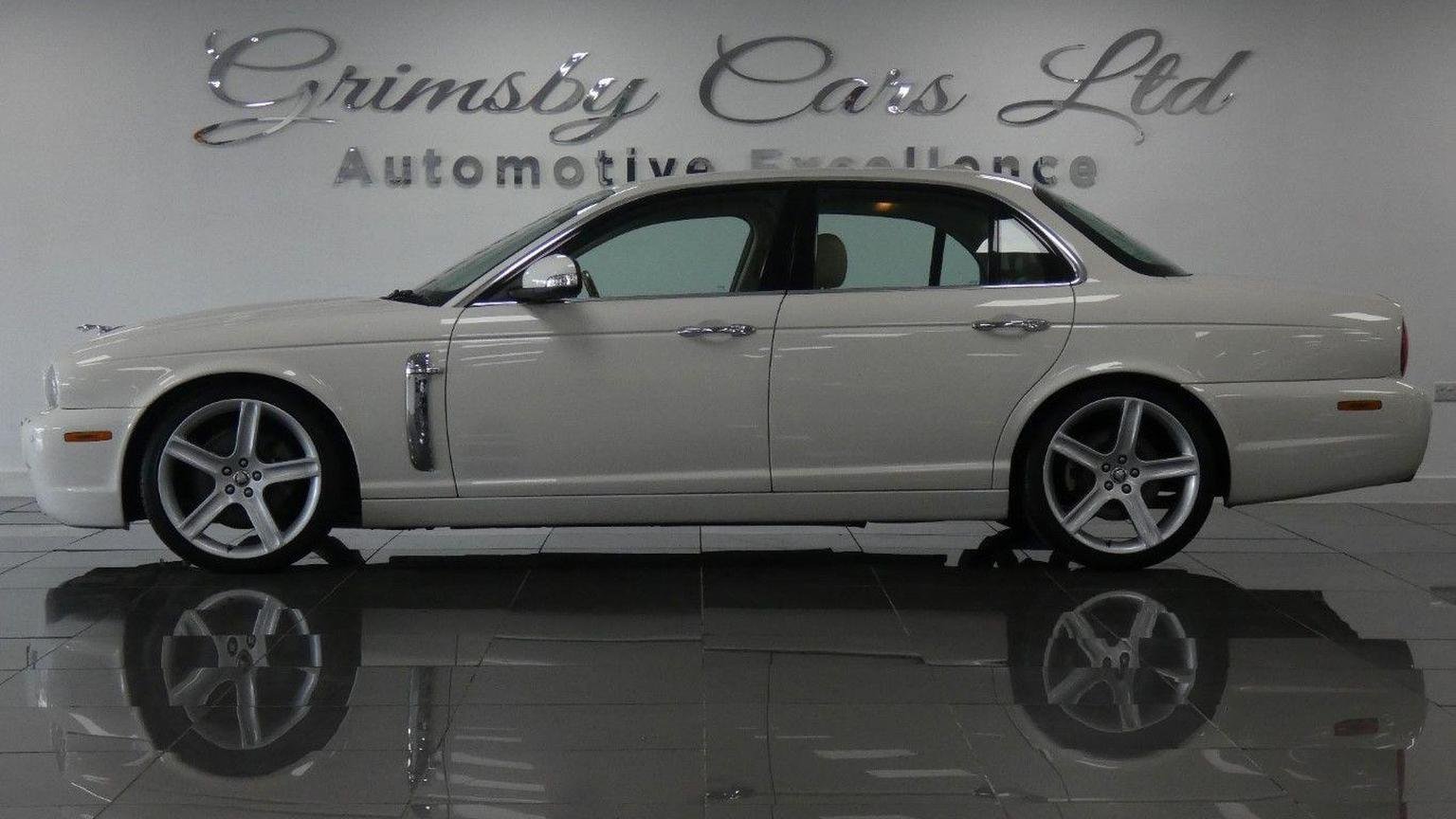 Jaguar XJ