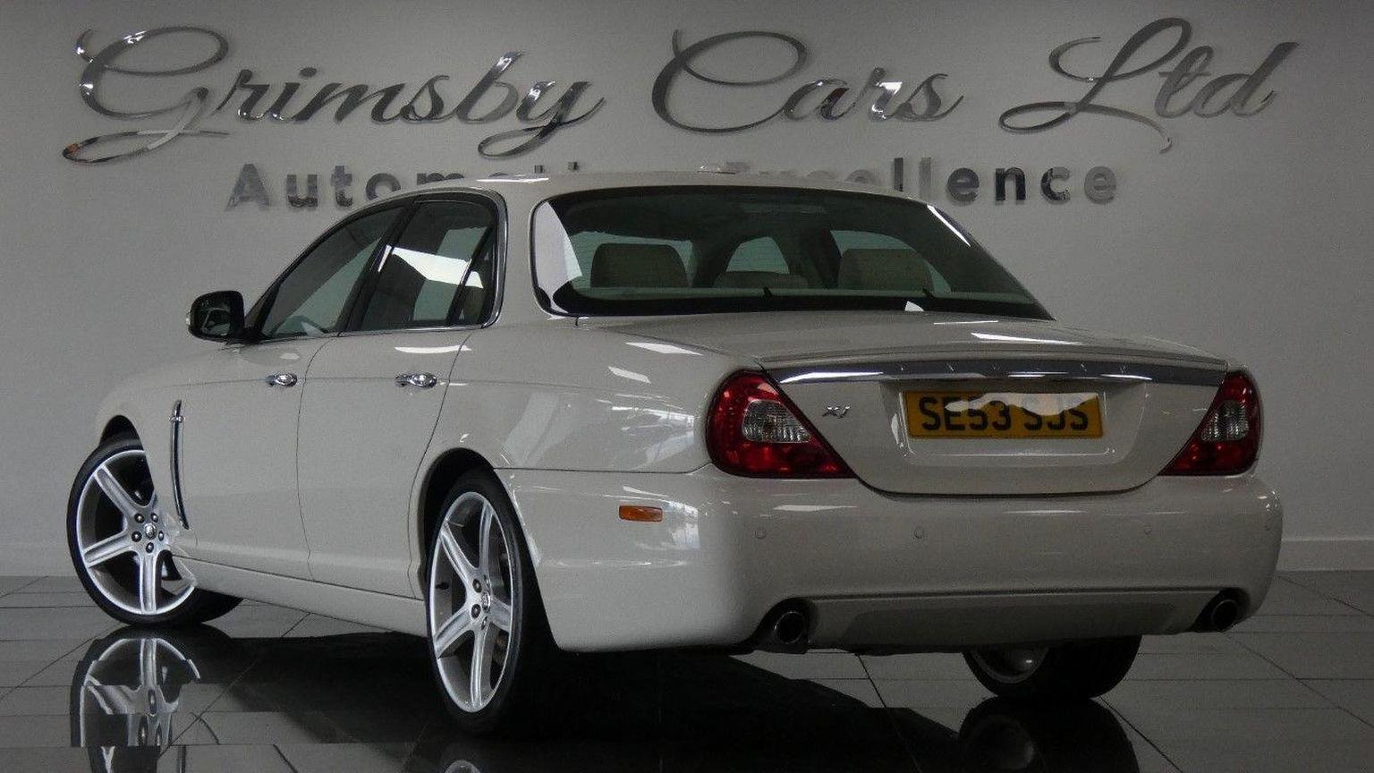 Jaguar XJ