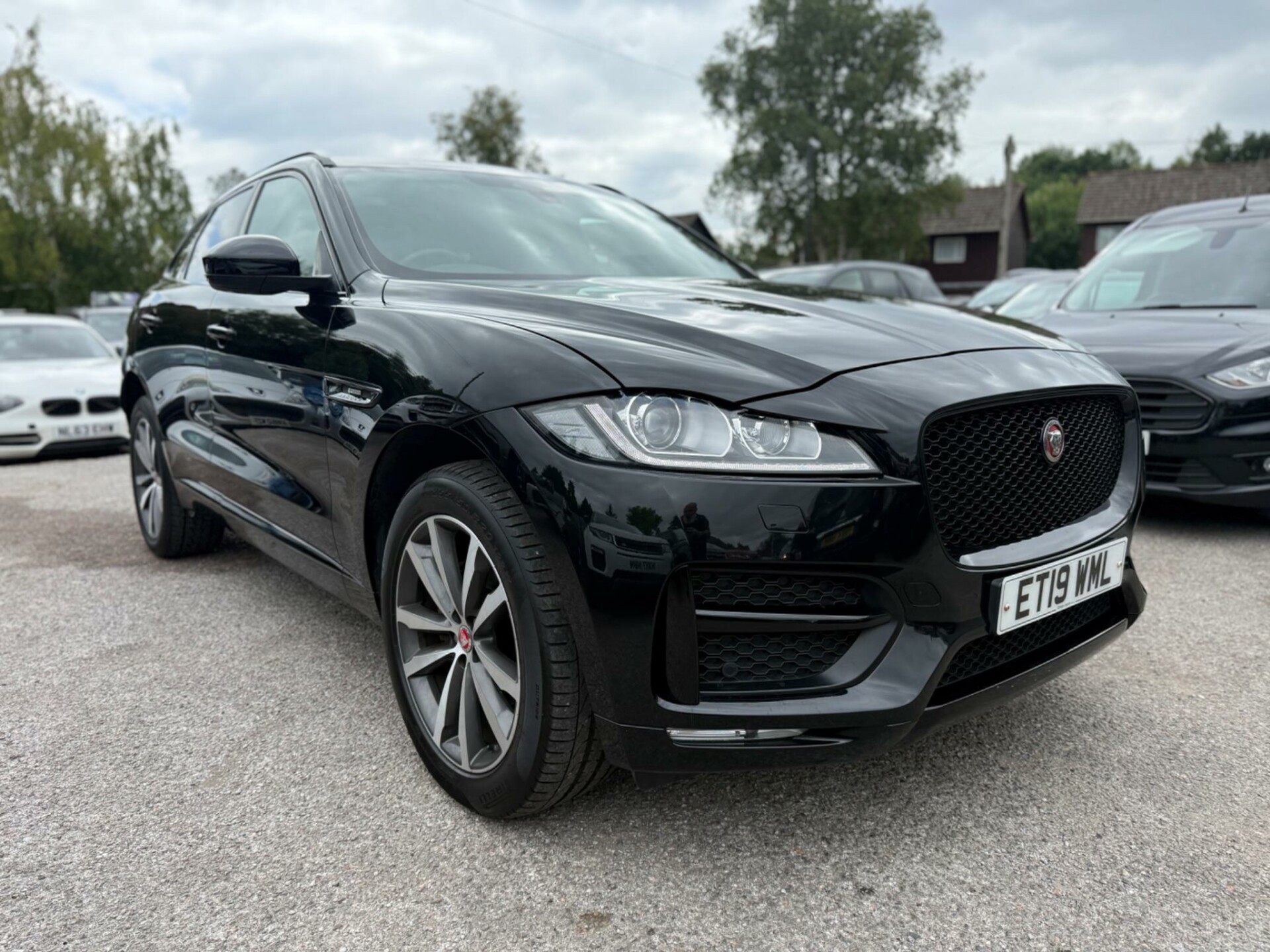 Jaguar F Pace