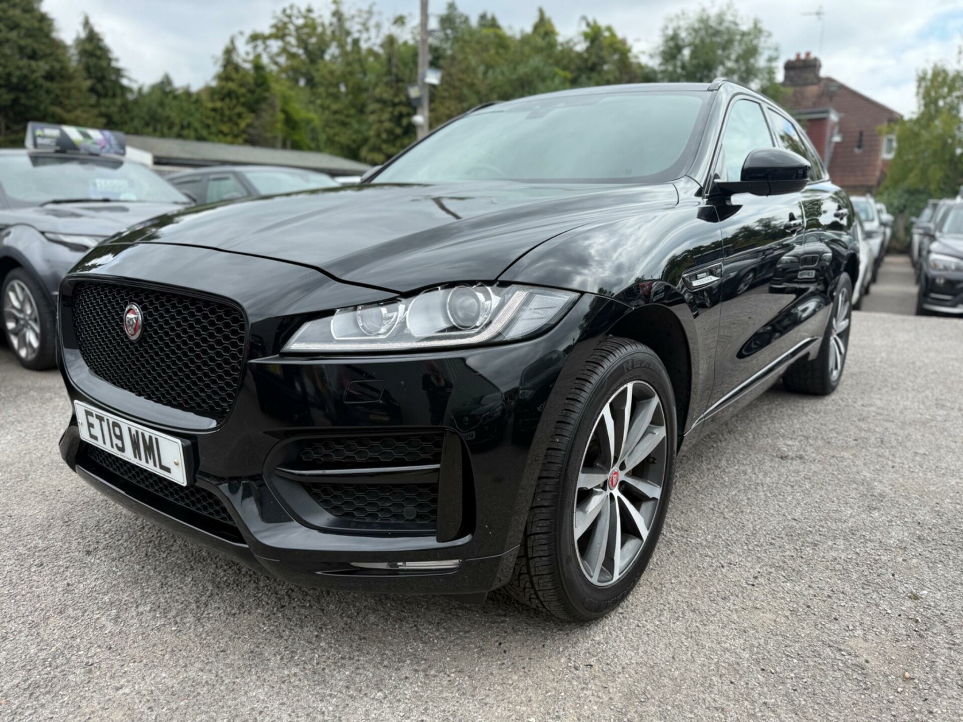 Jaguar F Pace