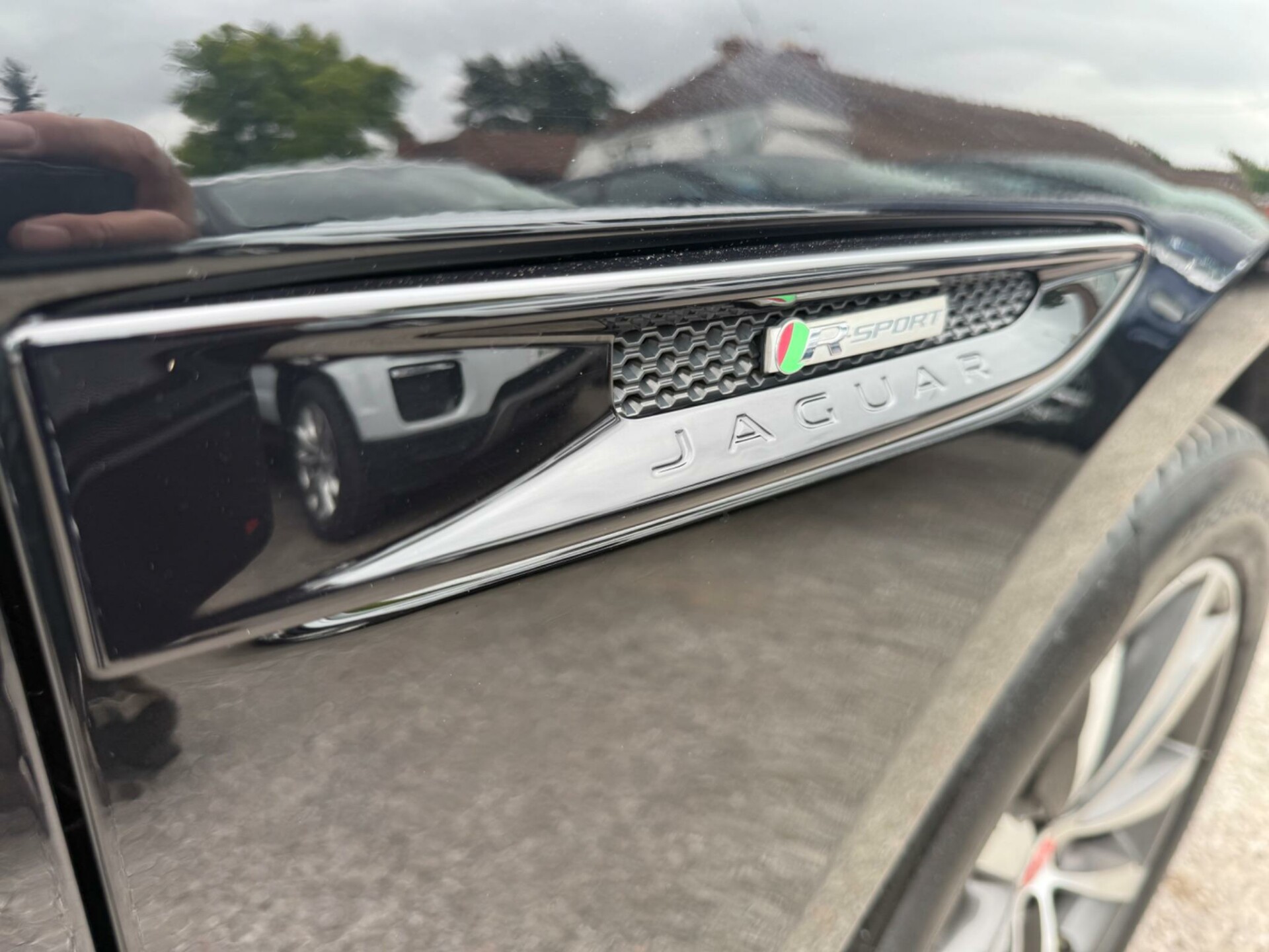 Jaguar F Pace