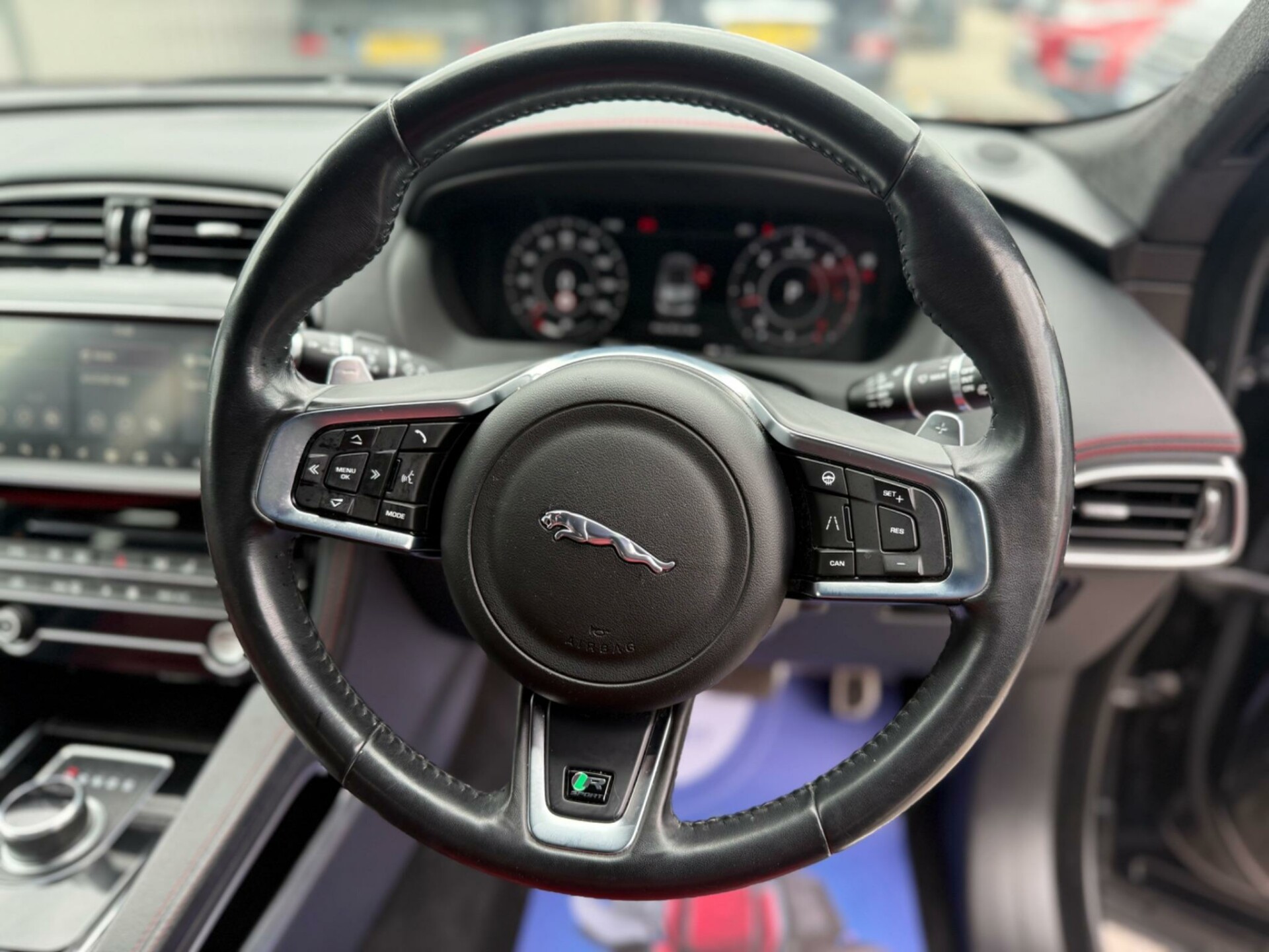 Jaguar F Pace