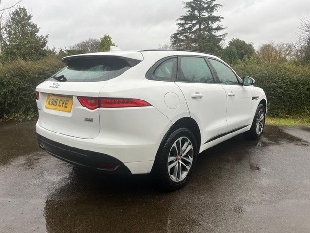 Jaguar F Pace
