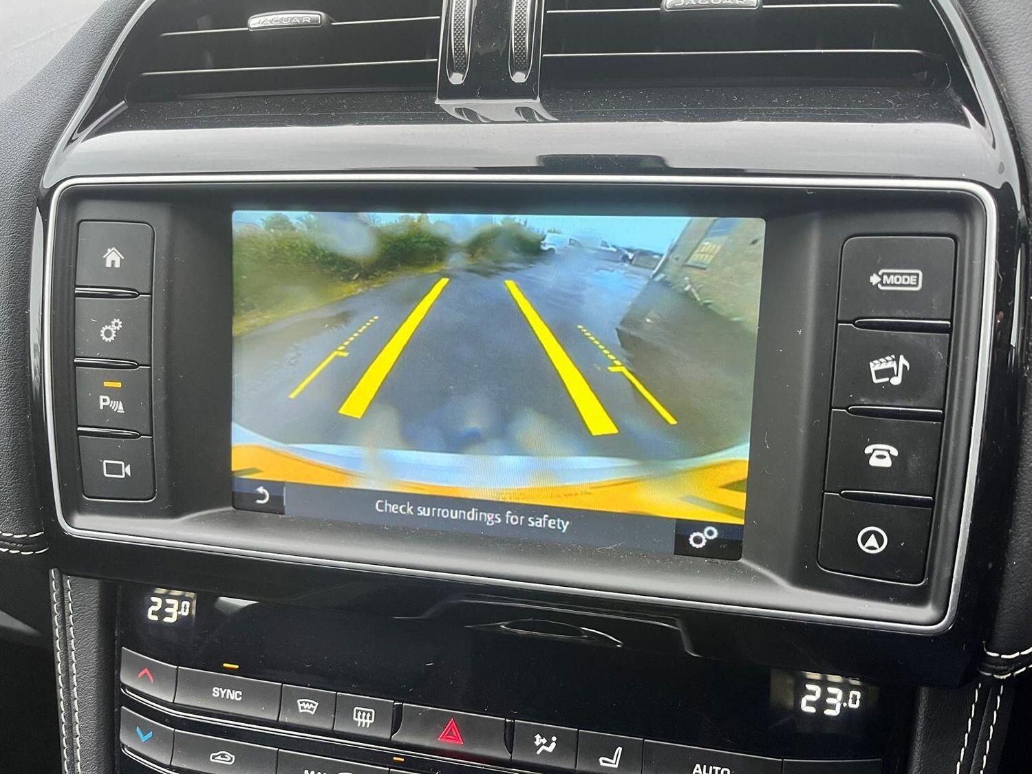Jaguar F Pace