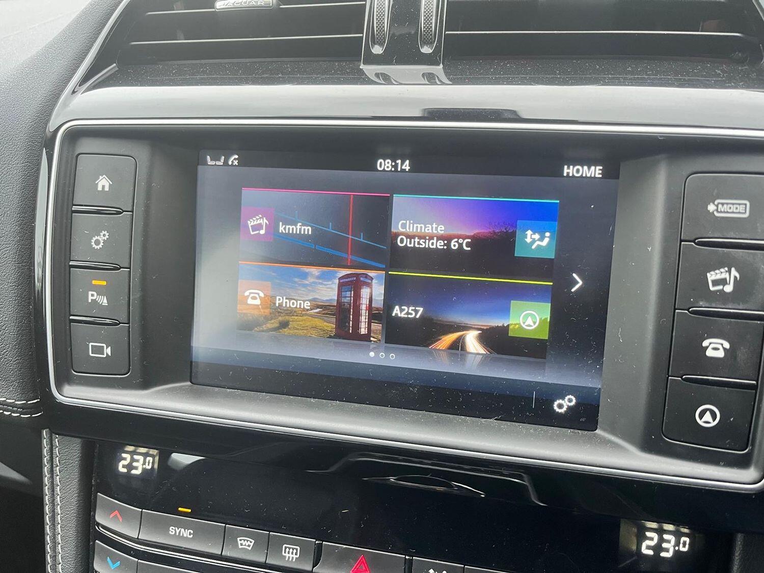 Jaguar F Pace
