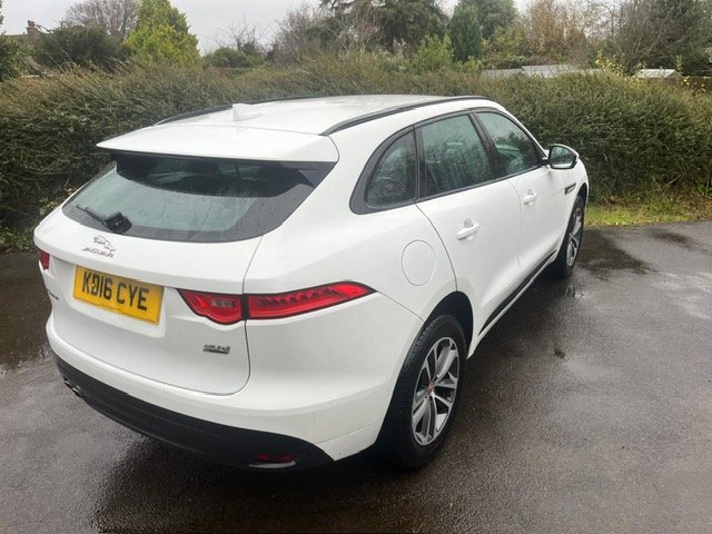 Jaguar F Pace