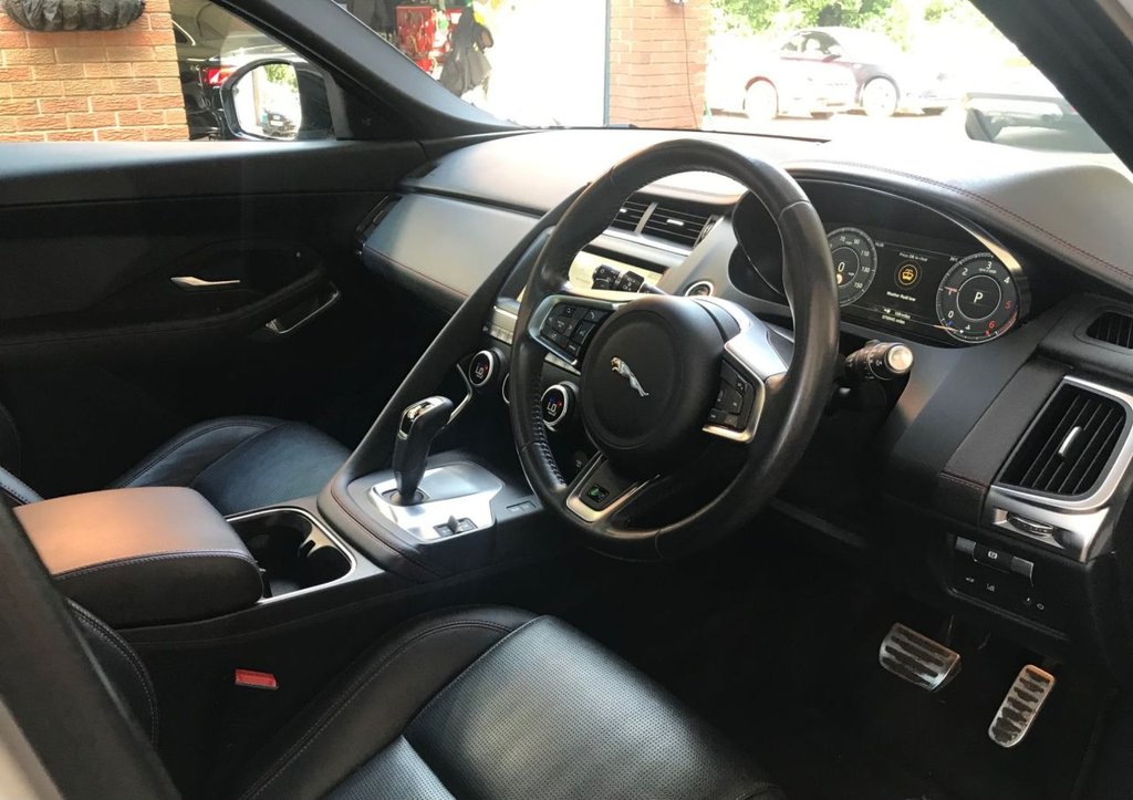 Jaguar E Pace