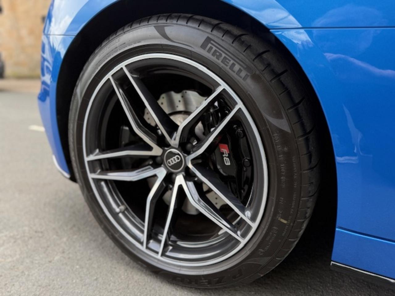 Audi R8