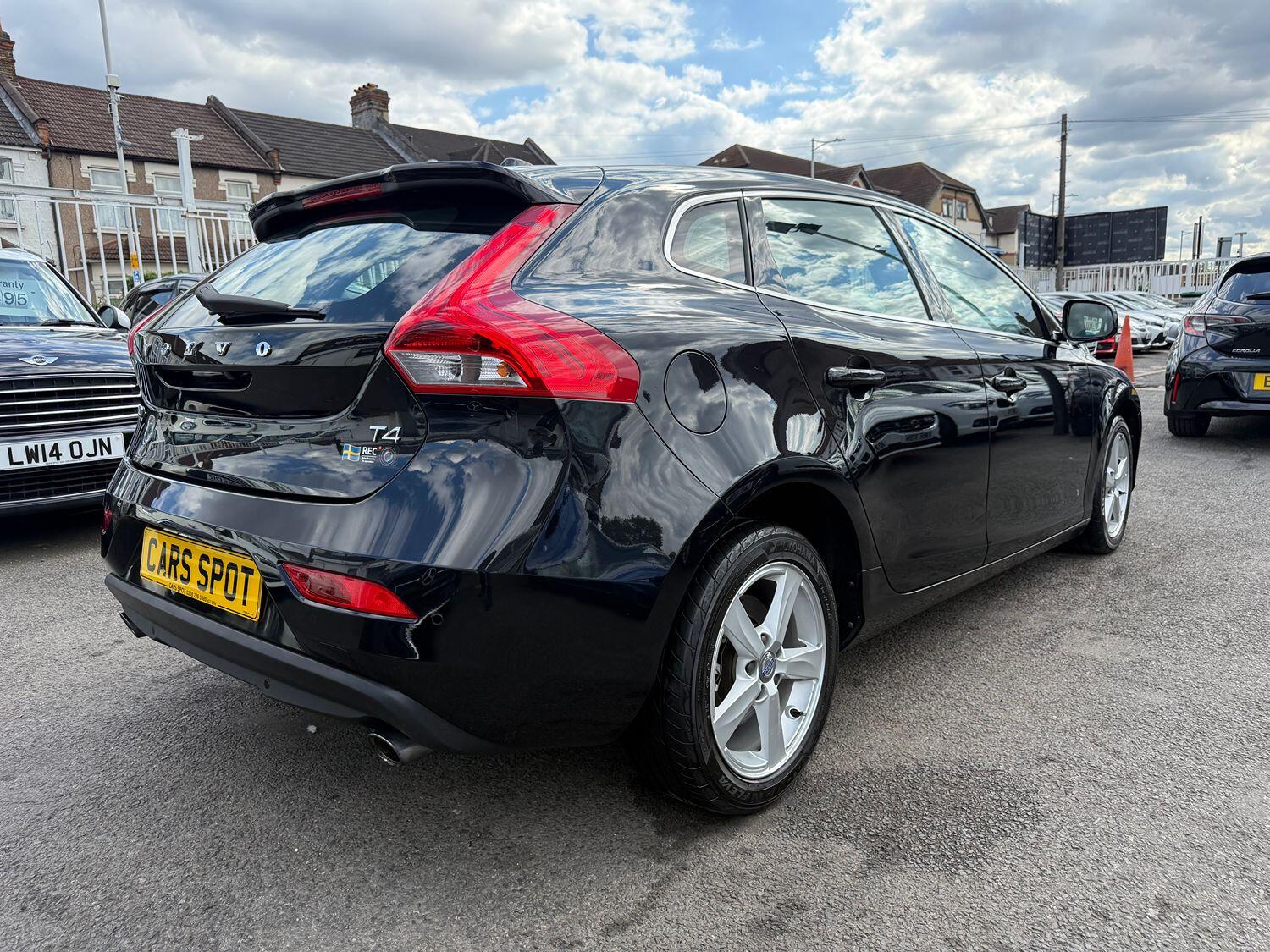 Volvo V40