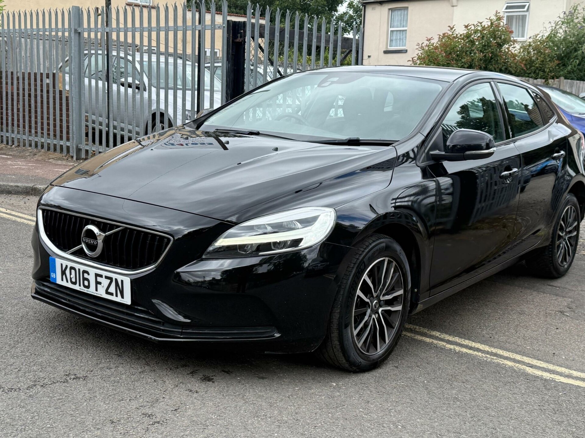 Volvo V40