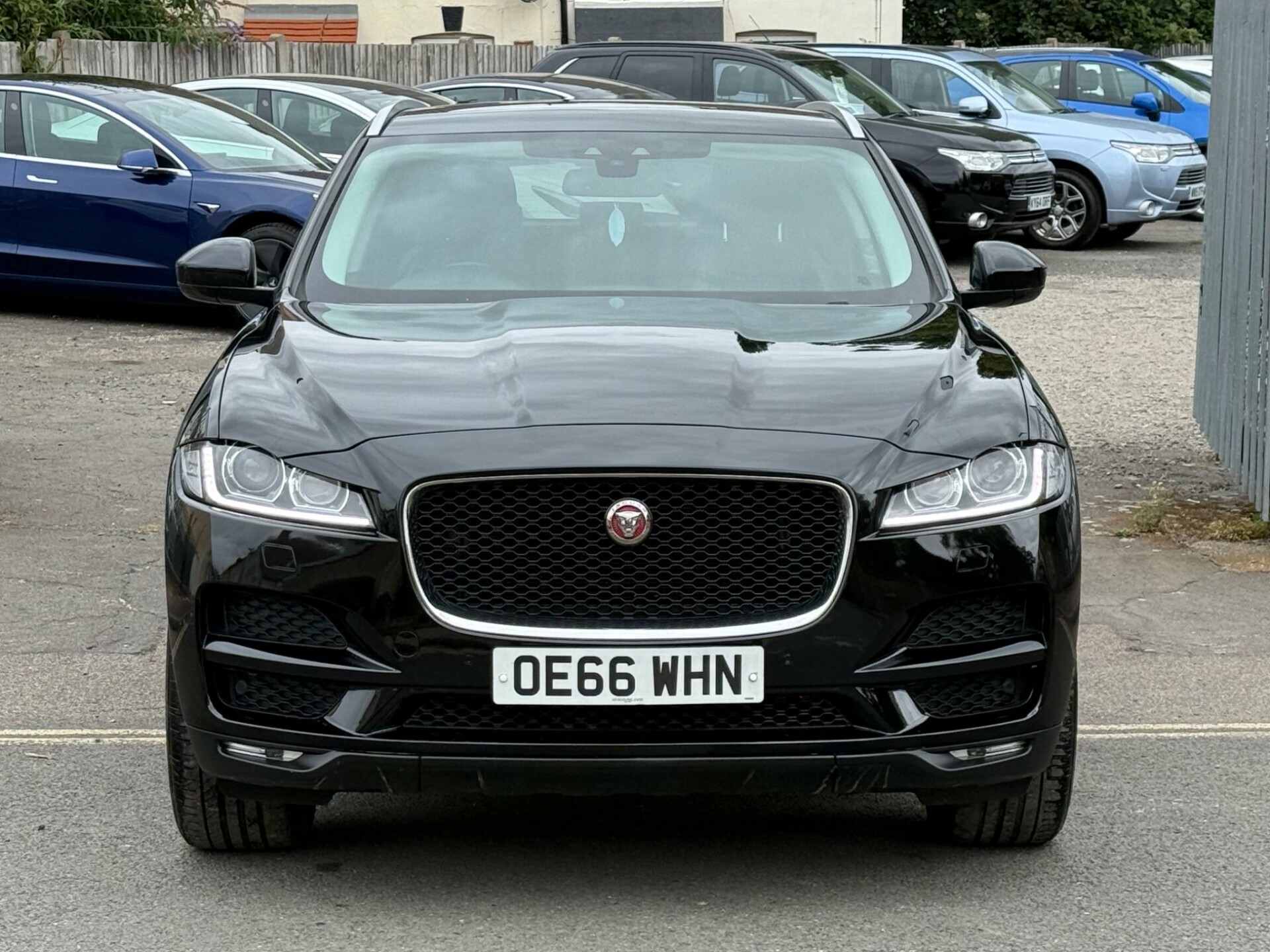 Jaguar F Pace