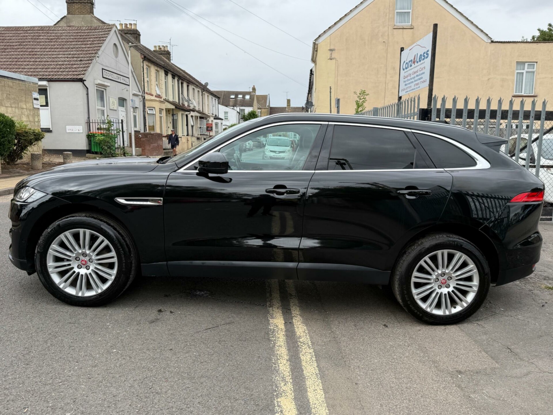 Jaguar F Pace