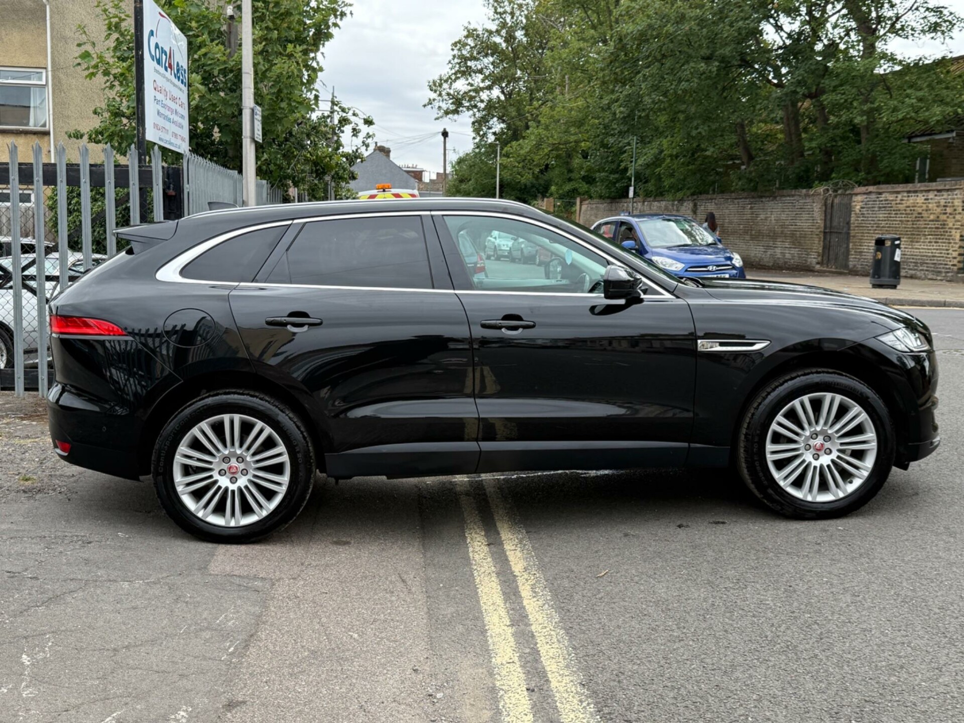 Jaguar F Pace