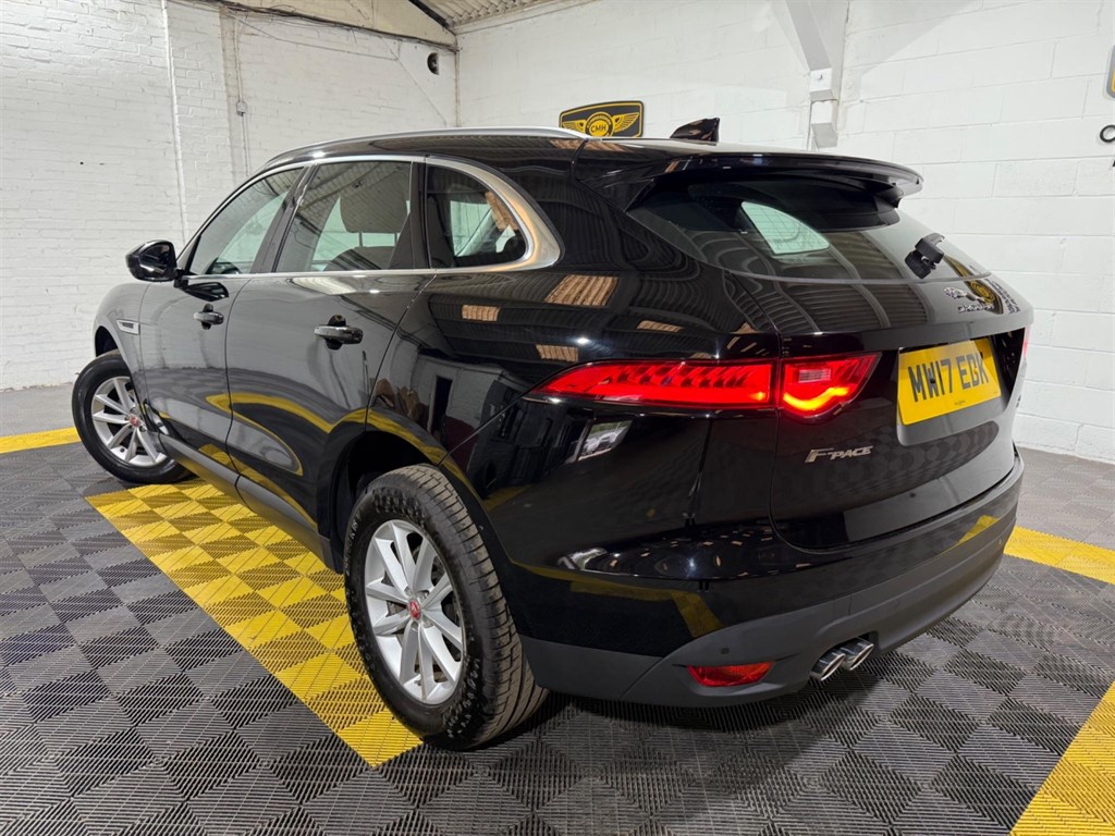 Jaguar F Pace